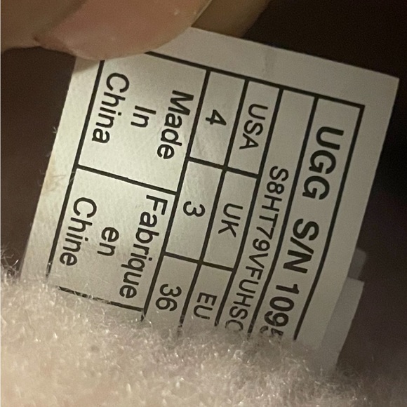 Girl UGG patch boot pink and white size 4 - Picture 4 of 4